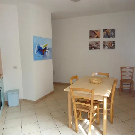 Villaggio Rena 2000 *